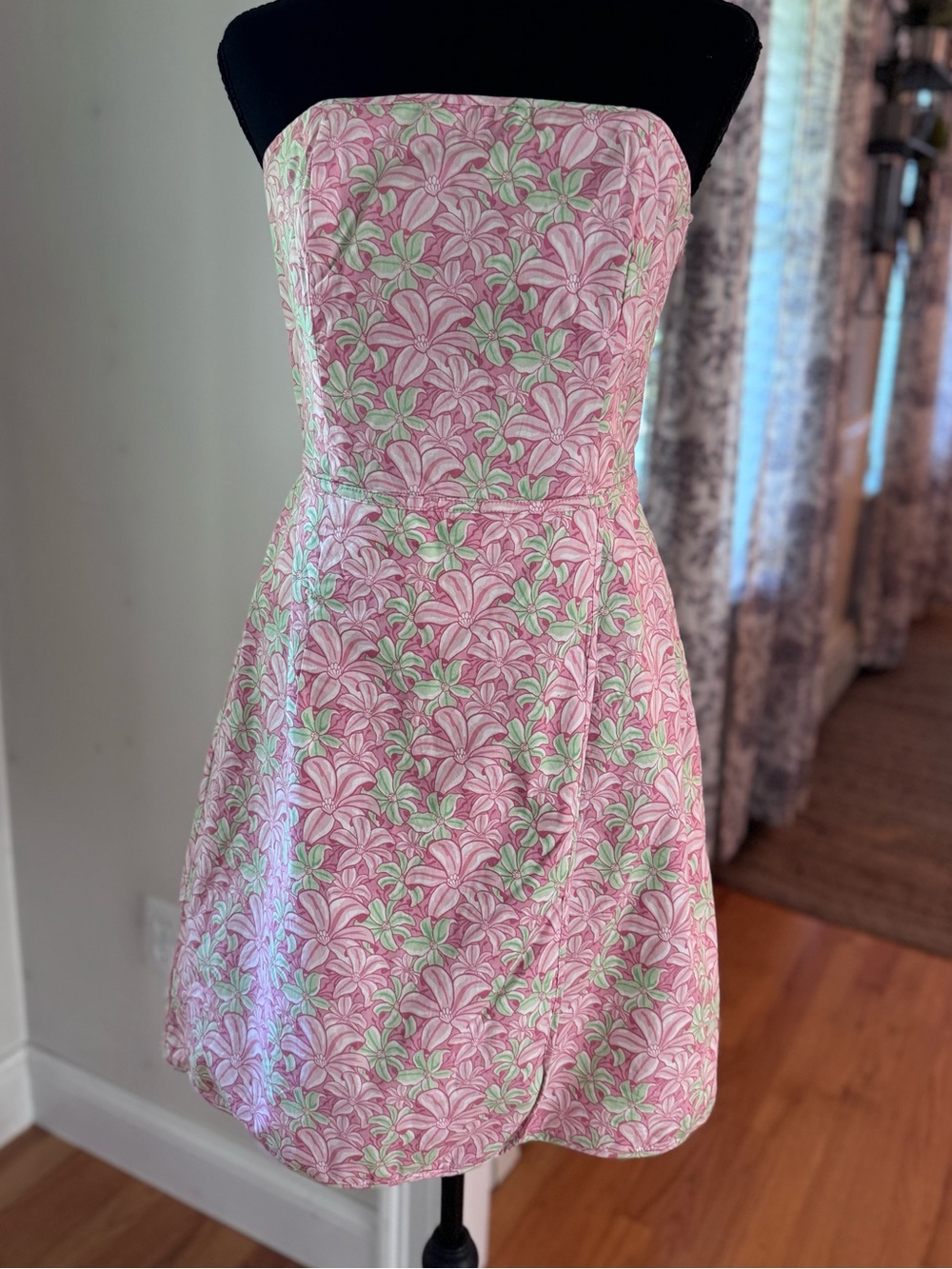 Vineyard Vines Strapless Pink & Green Floral Dress With Faux Wrap Skirt Size 10